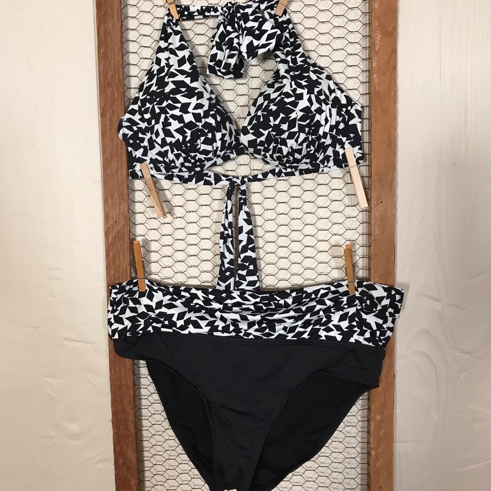 👛 Kenneth Cole Black and White Bikini